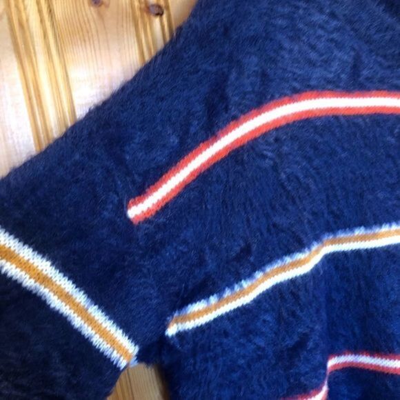 Forever 21 Fluffy Textured Women’s Sweater Size S - Picture 15 of 16